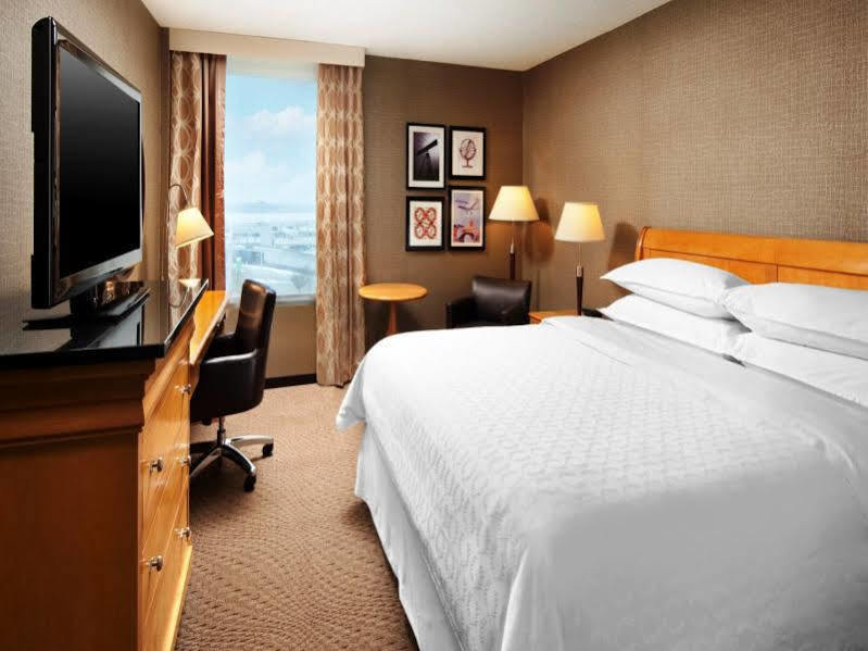 Sheraton Cleveland Airport Hotel Exterior foto